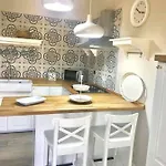 Blue Sea Apartment شقة كاستيلاّماري دي ستا
